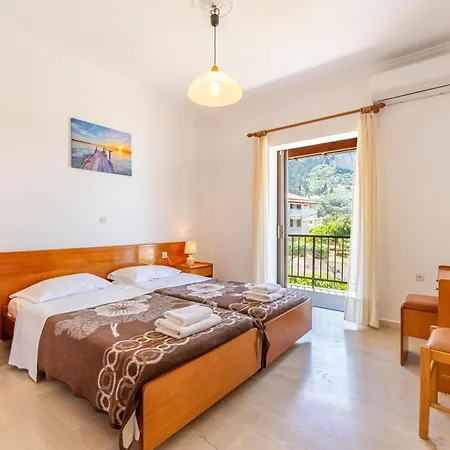 Mires House 11 Apartman *